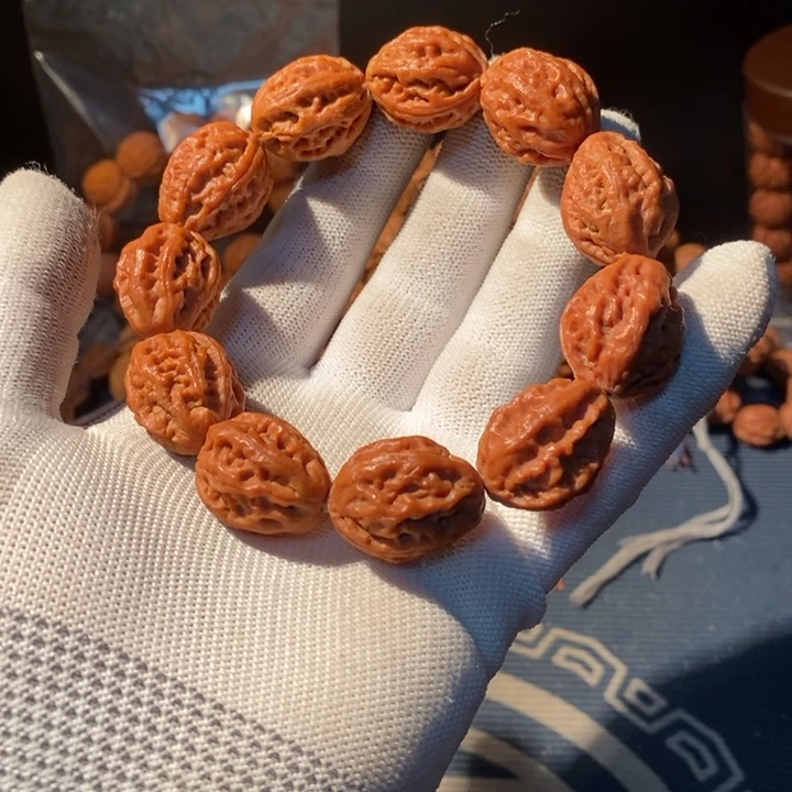 文玩核桃手串……71