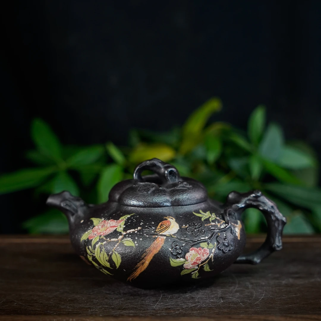 GSZS-5806  王芳  宜兴手工紫砂  上合梅（花鸟）