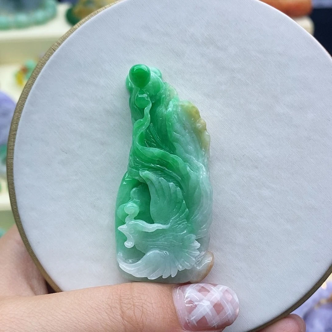 翡翠未镶嵌吊坠(赠链)