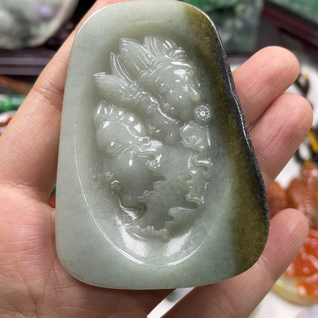 翡翠未镶嵌颈饰牌子