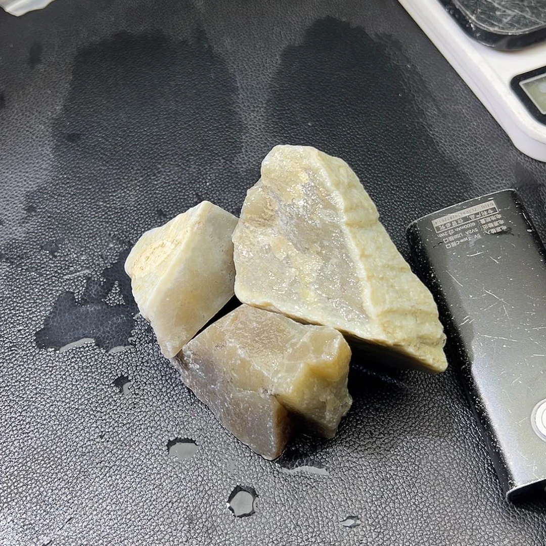 和田玉（糖玉）未镶嵌手镯
