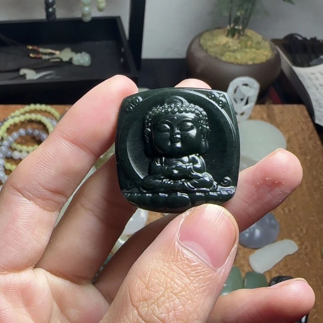 和田玉未镶嵌颈饰正常结构