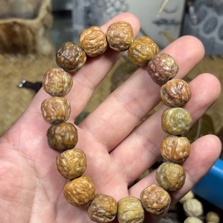 叫***豆颈饰未镶嵌岫岩河磨玉（透闪石质玉）