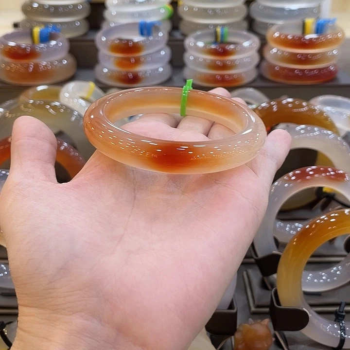 玛瑙/玉髓未镶嵌手镯