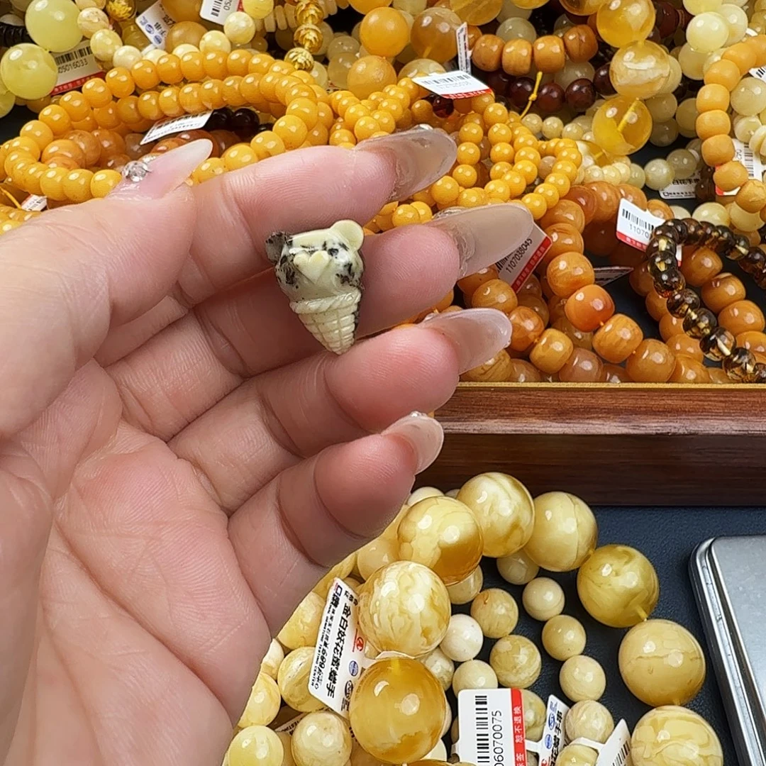 琥珀未镶嵌珠宝奇石