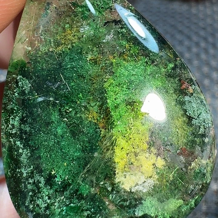 未镶嵌颈饰水晶圣**品