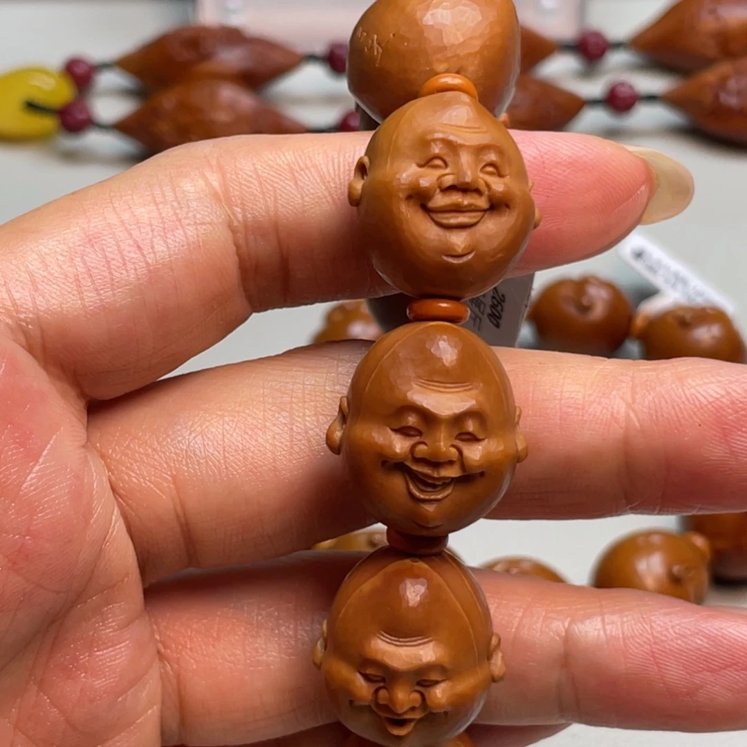 吊坠橄榄核大师兄笑佛