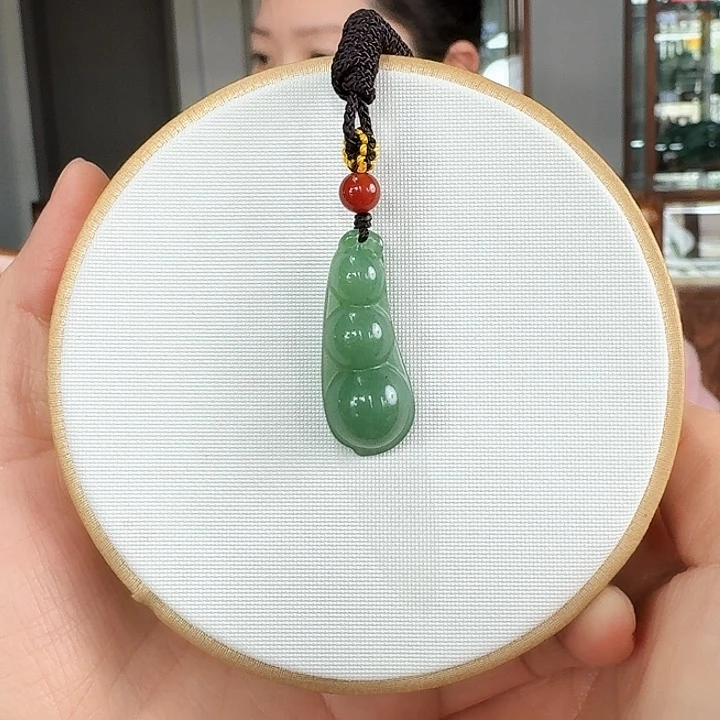 密玉（石英质玉）吊坠合金