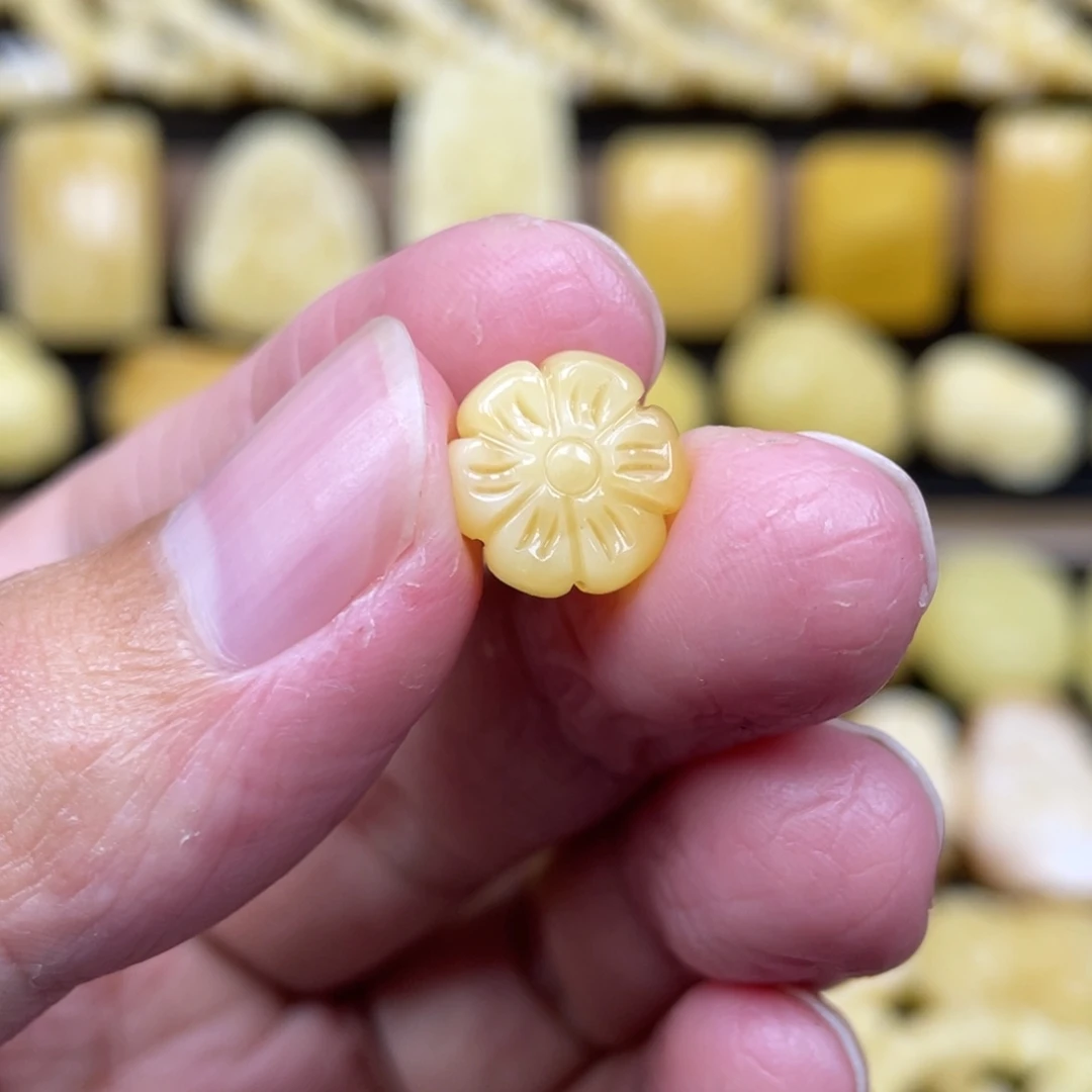 琥珀未镶嵌裸石琥珀蜜蜡