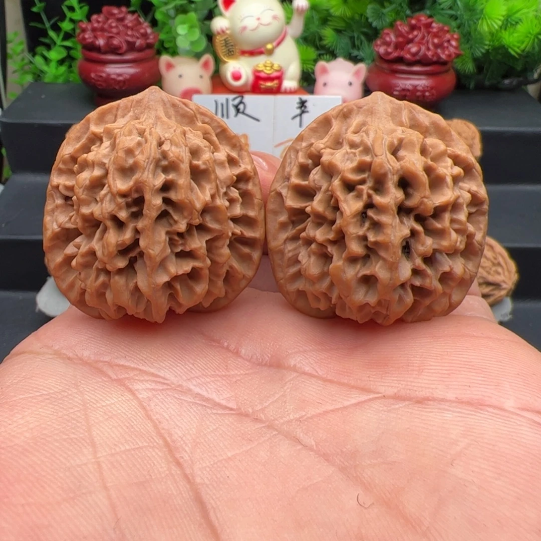 文玩核桃把件野生秦闷，尺寸37