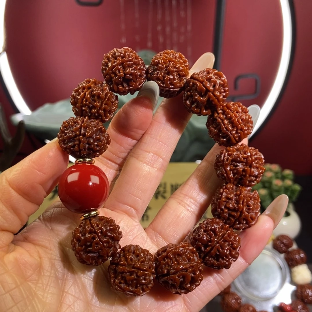 金刚菩提吊坠620红。