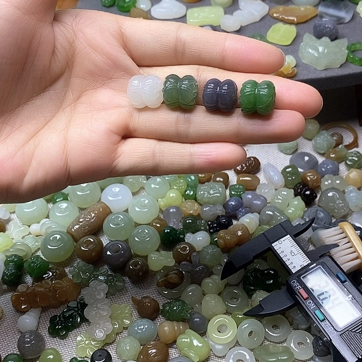 未镶嵌和田玉挂件并蒂莲128一个多样性发其一