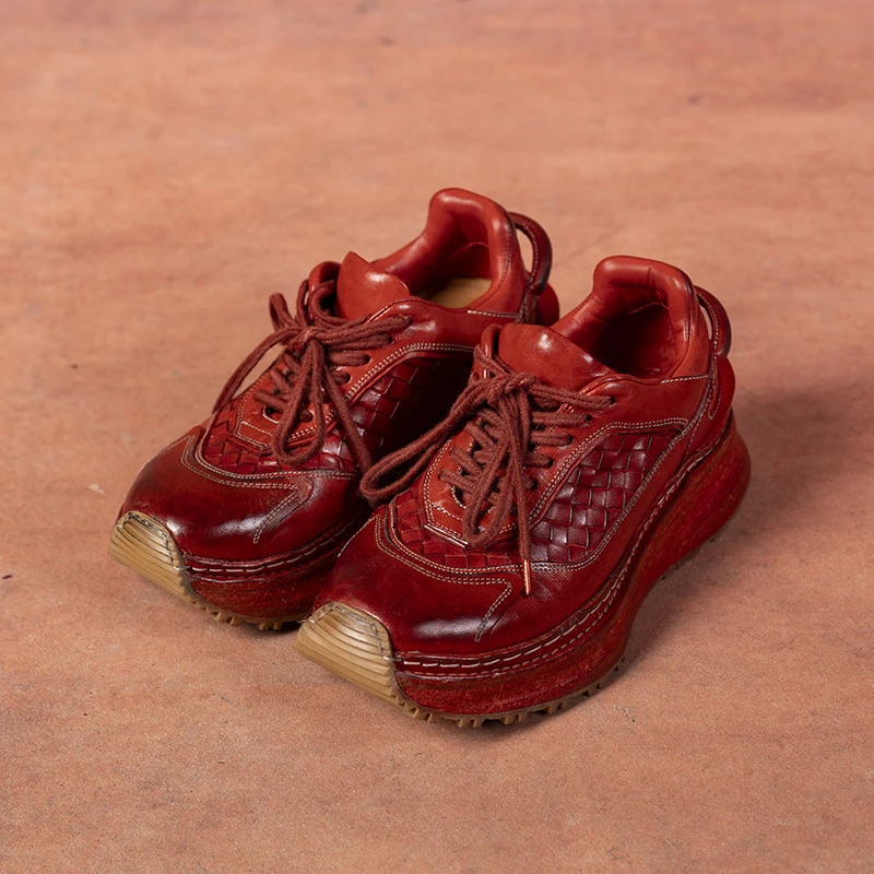 我的搭配师2025冬季十月新款水洗马皮厚底单鞋