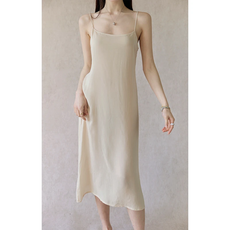 且可ChillCozy 蝉翼 朦胧雾感春夏B备无痕防透内衬吊带裙