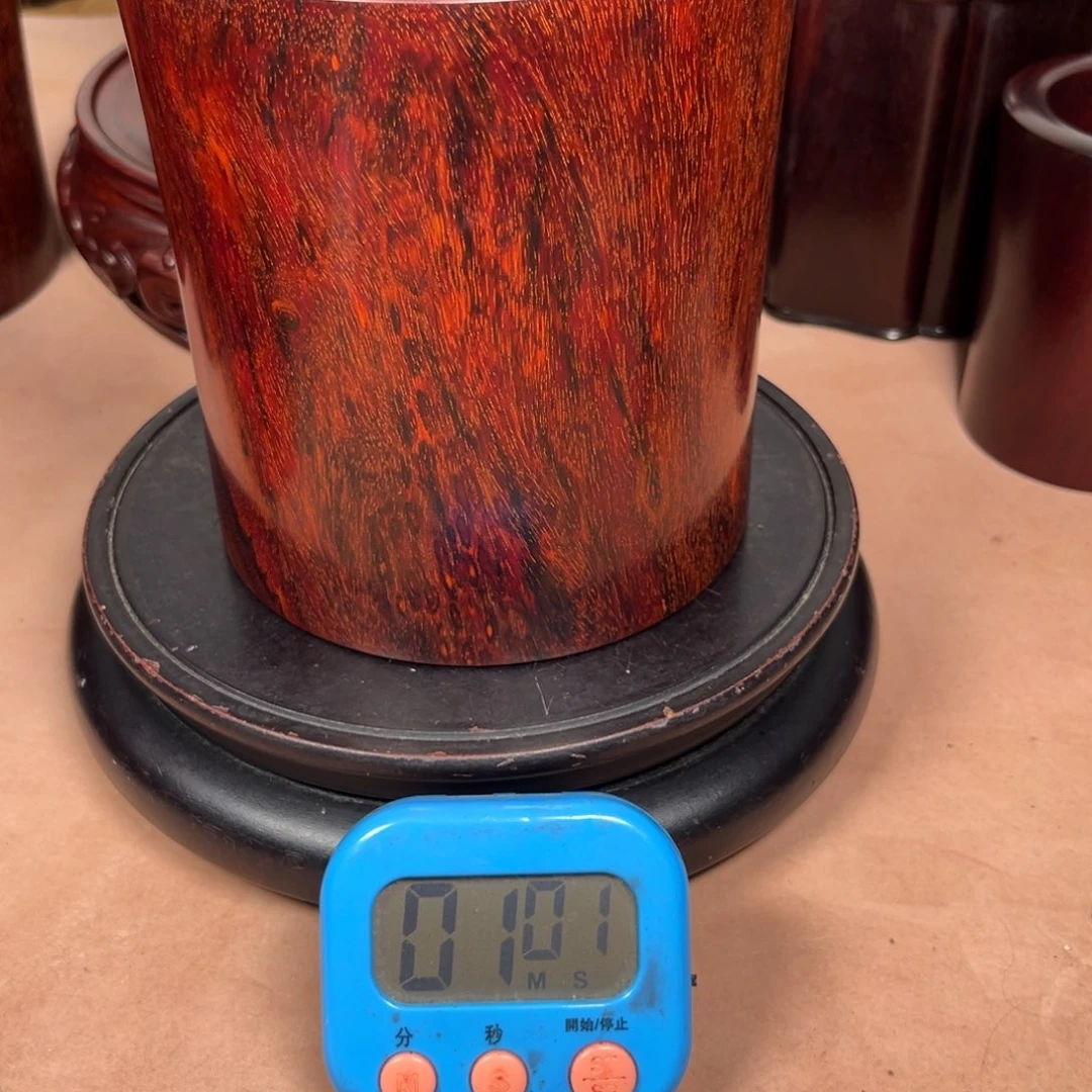 用***3檀香木小叶紫檀笔筒芝麻花