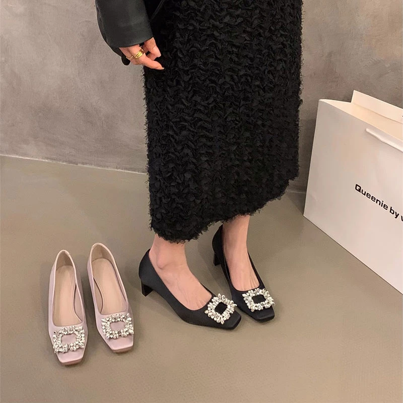 法式中跟方头水钻单鞋女鞋子2025年新款春秋季气质缎面黑色通勤鞋