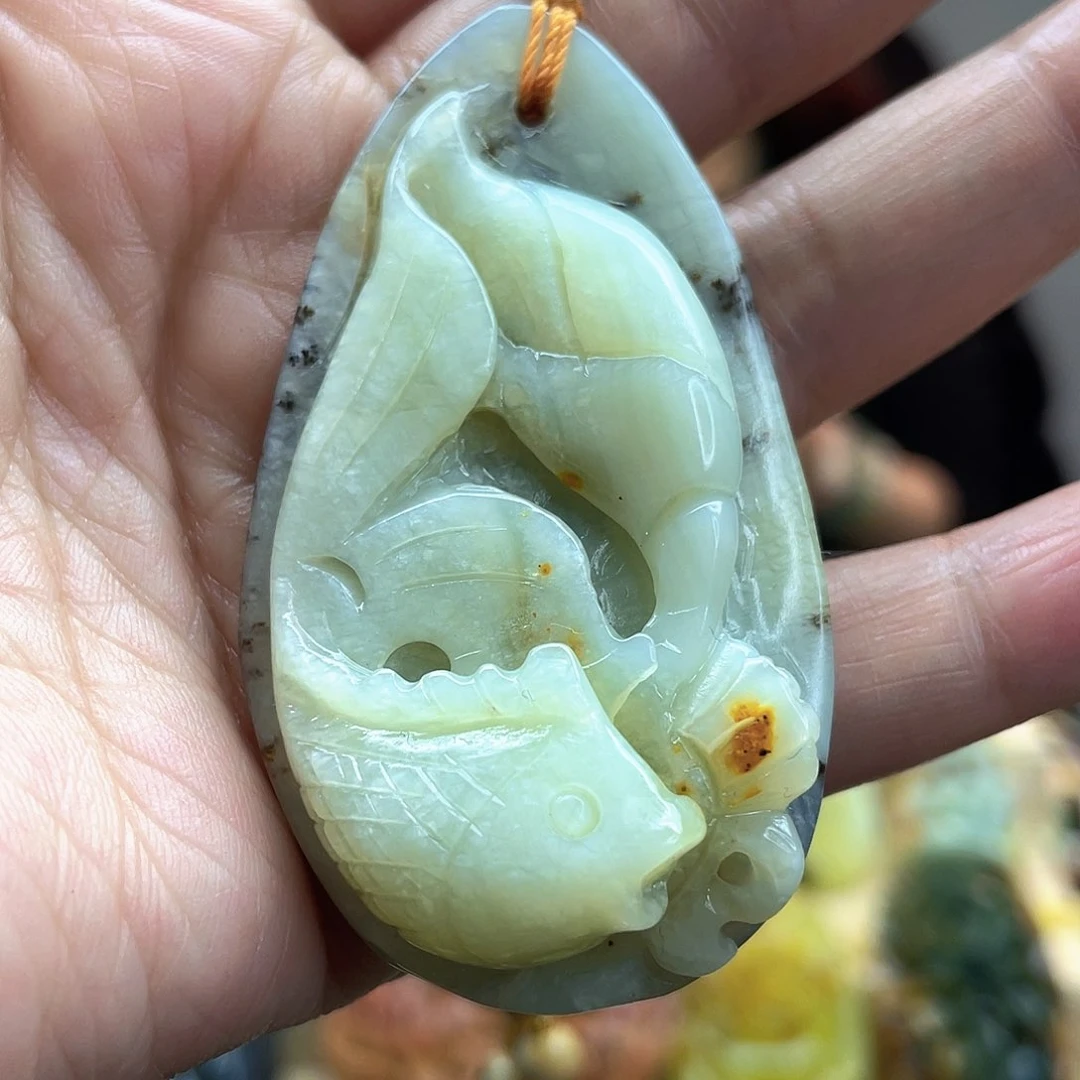 蛇纹石玉颈饰未镶嵌