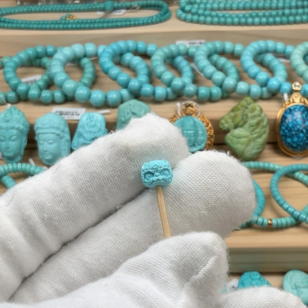 绿松石未镶嵌珠宝奇石