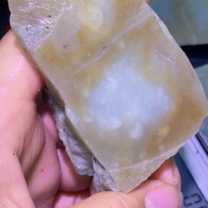 和田玉未镶嵌珠宝半成品