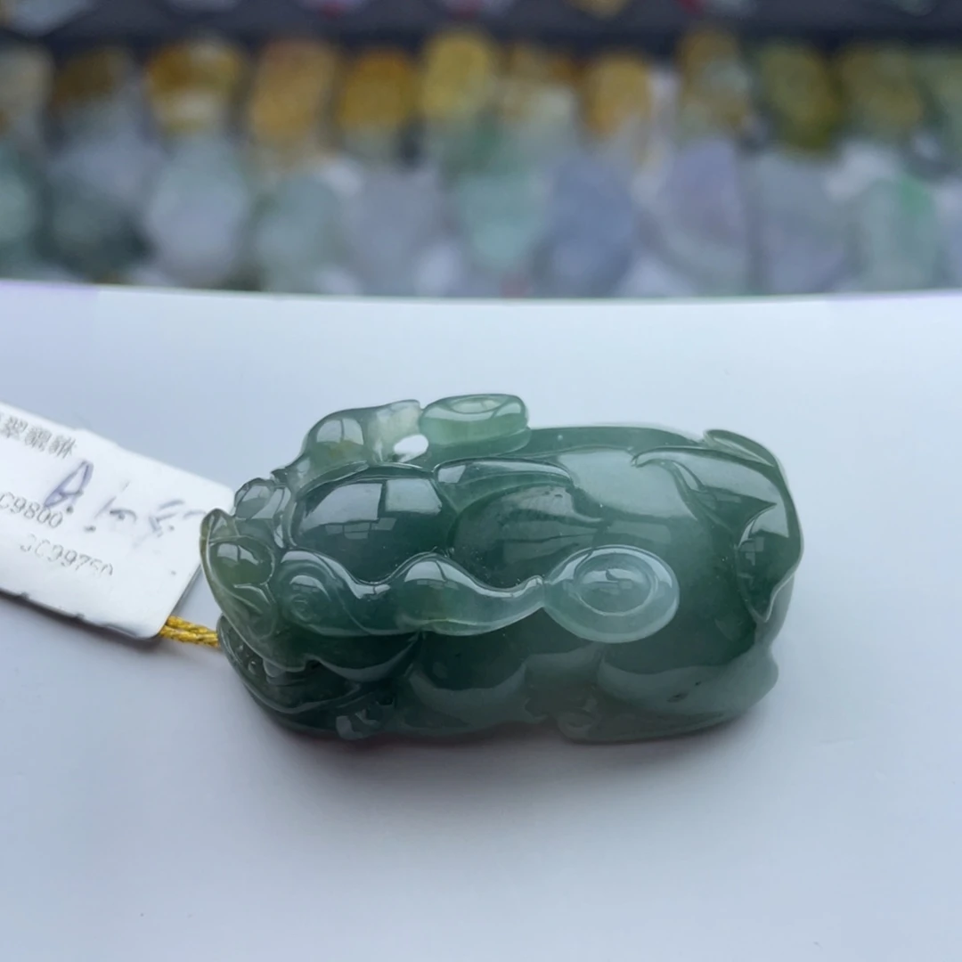 翡翠颈饰未镶嵌貔貅