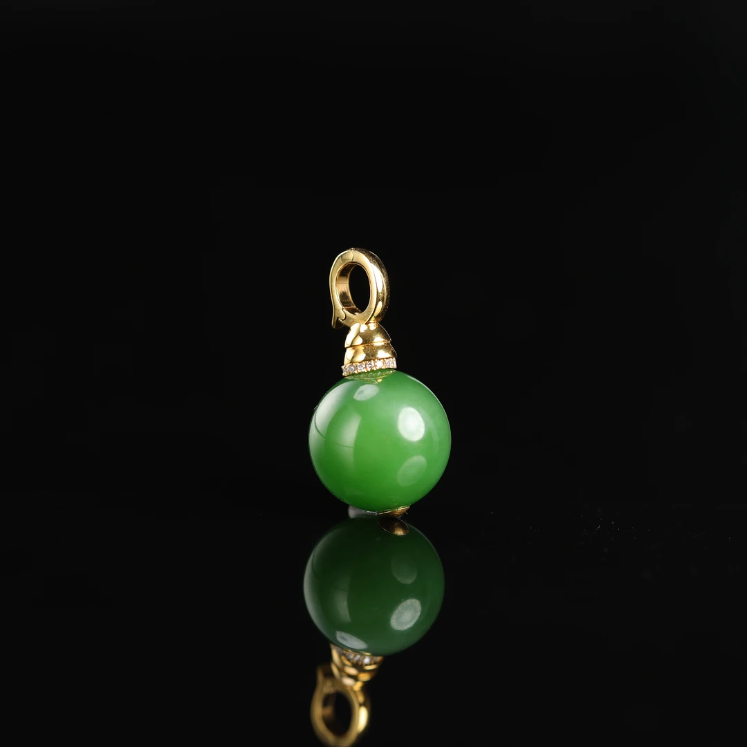 “乐双”原创设计精品和田玉果辣阳绿12mm单珠吊坠