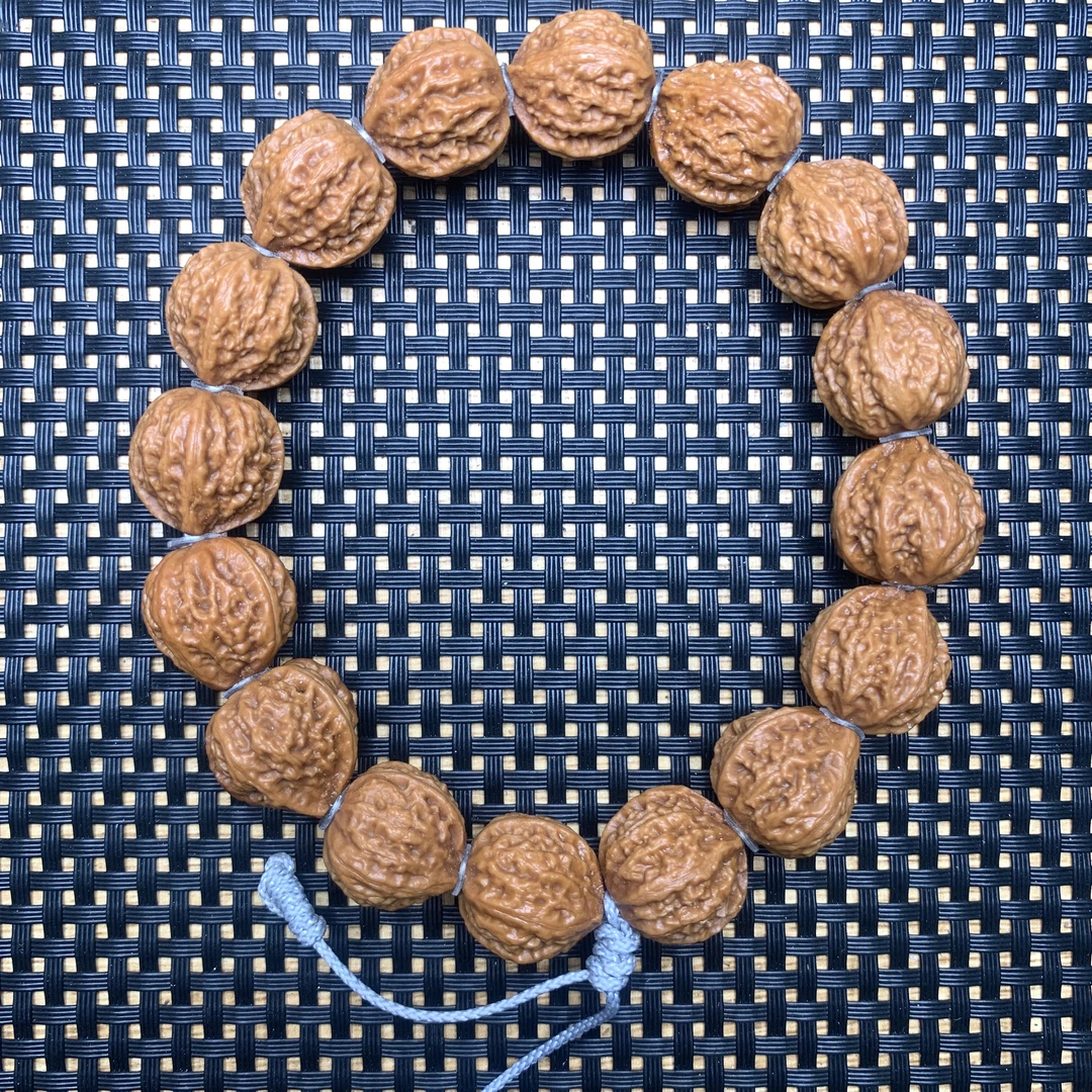 蚂蚁纹核桃手串18-19尺