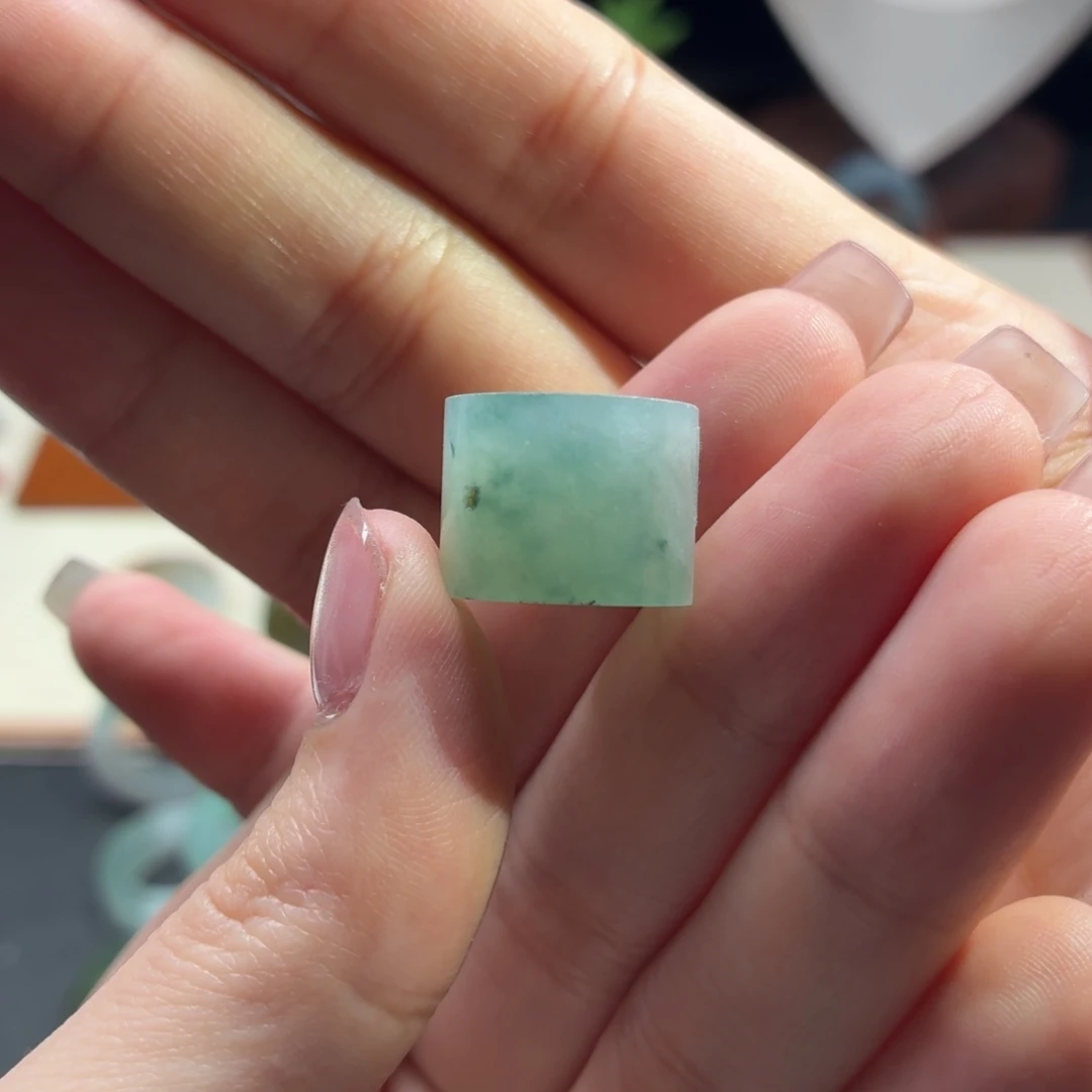 未镶嵌定制翡翠飘花桶珠