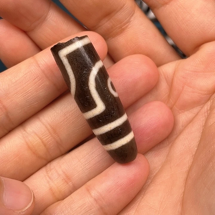 噔***噔玛瑙/玉髓颈饰未镶嵌