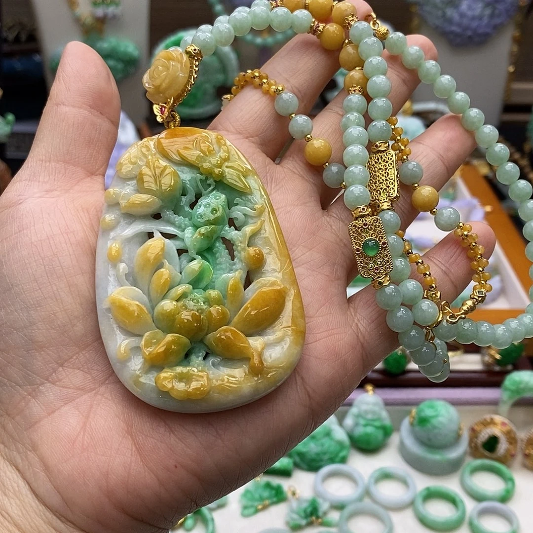 翡翠未镶嵌颈饰吊坠