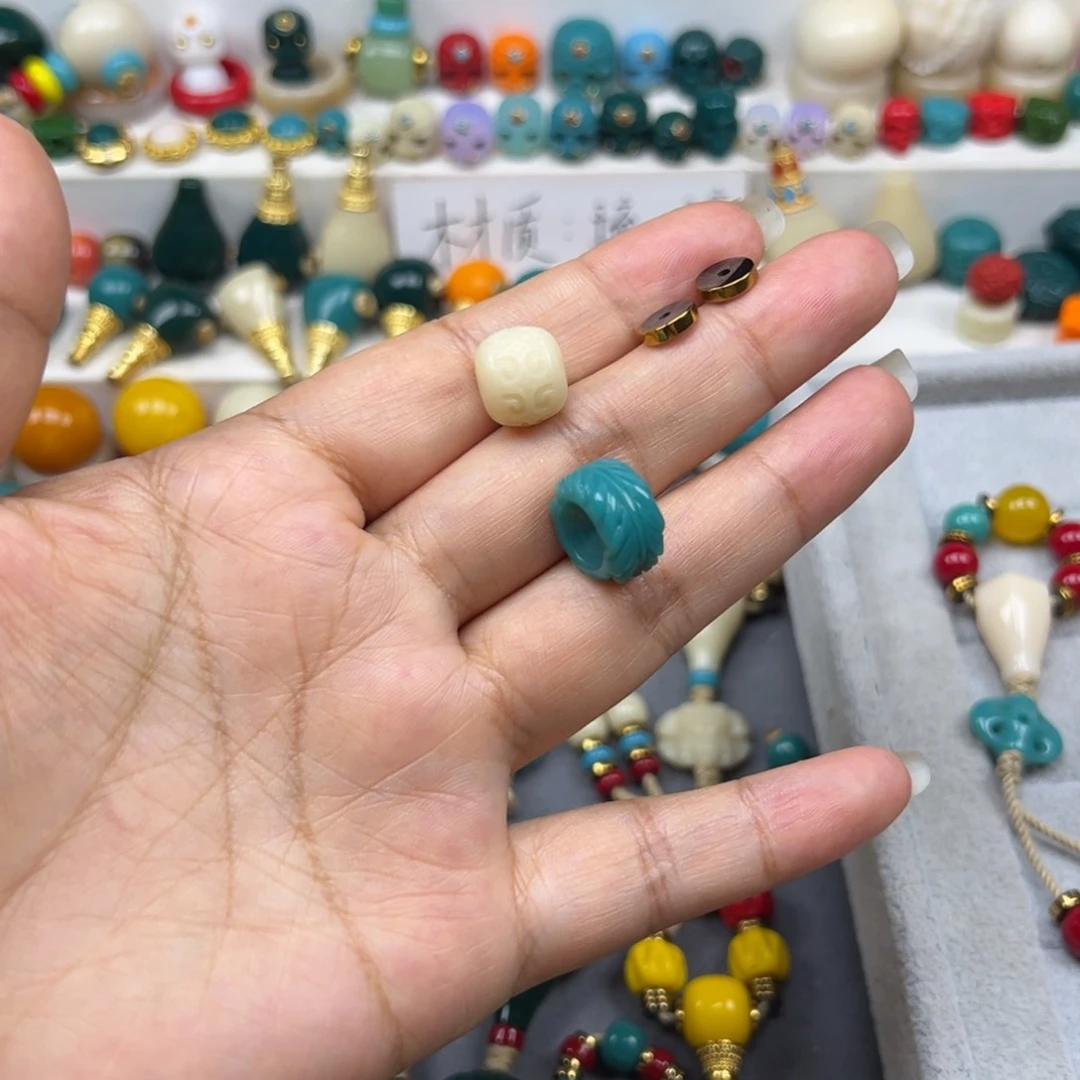 琉璃颈饰苍*海卡14的羽毛➕12的回纹