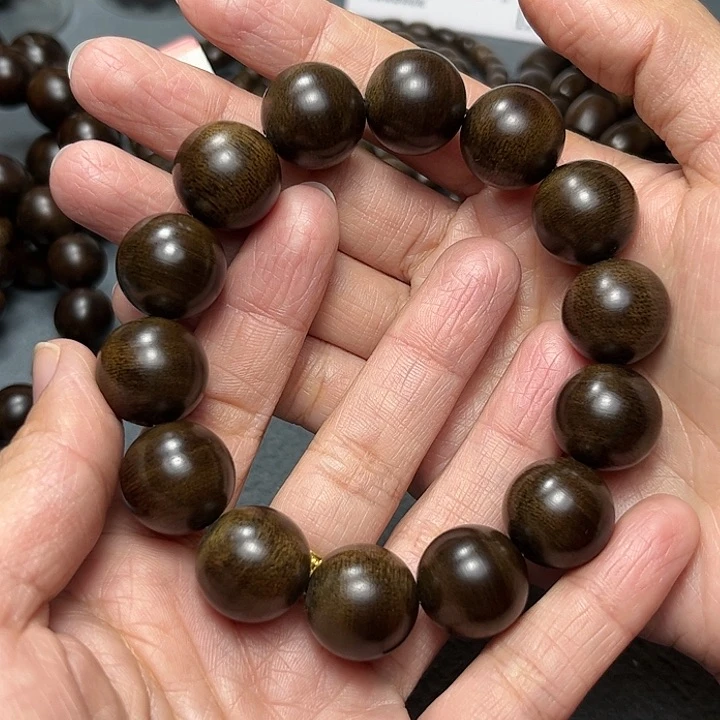 沉香手串白棋玉化