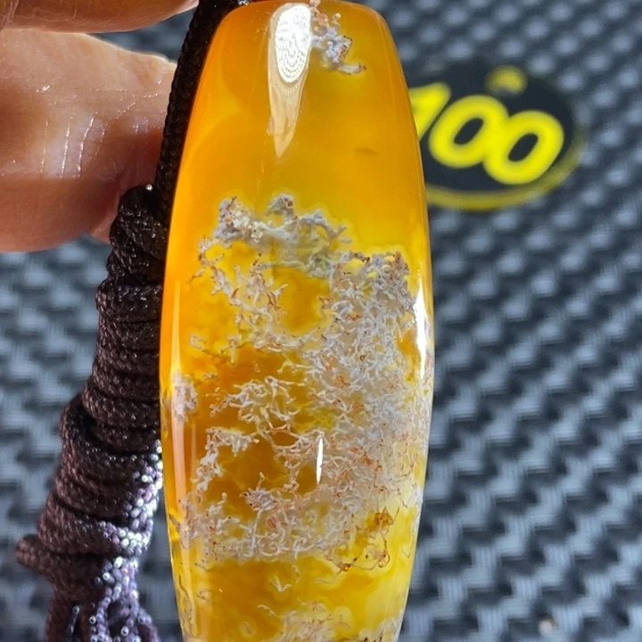 用***轻玛瑙/玉髓未镶嵌颈饰