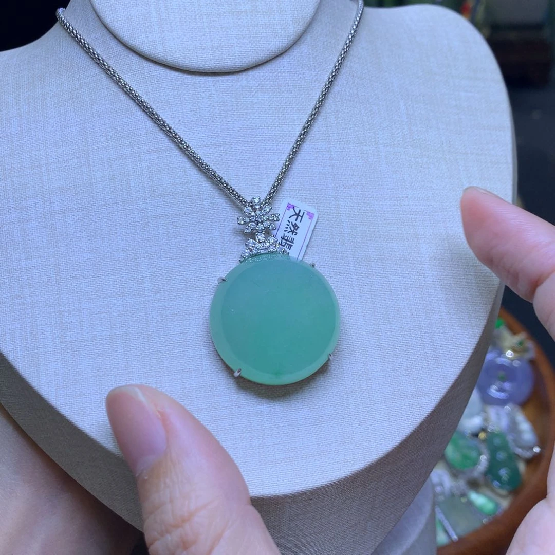 翡翠18K金镶嵌颈饰翡翠吊坠项链