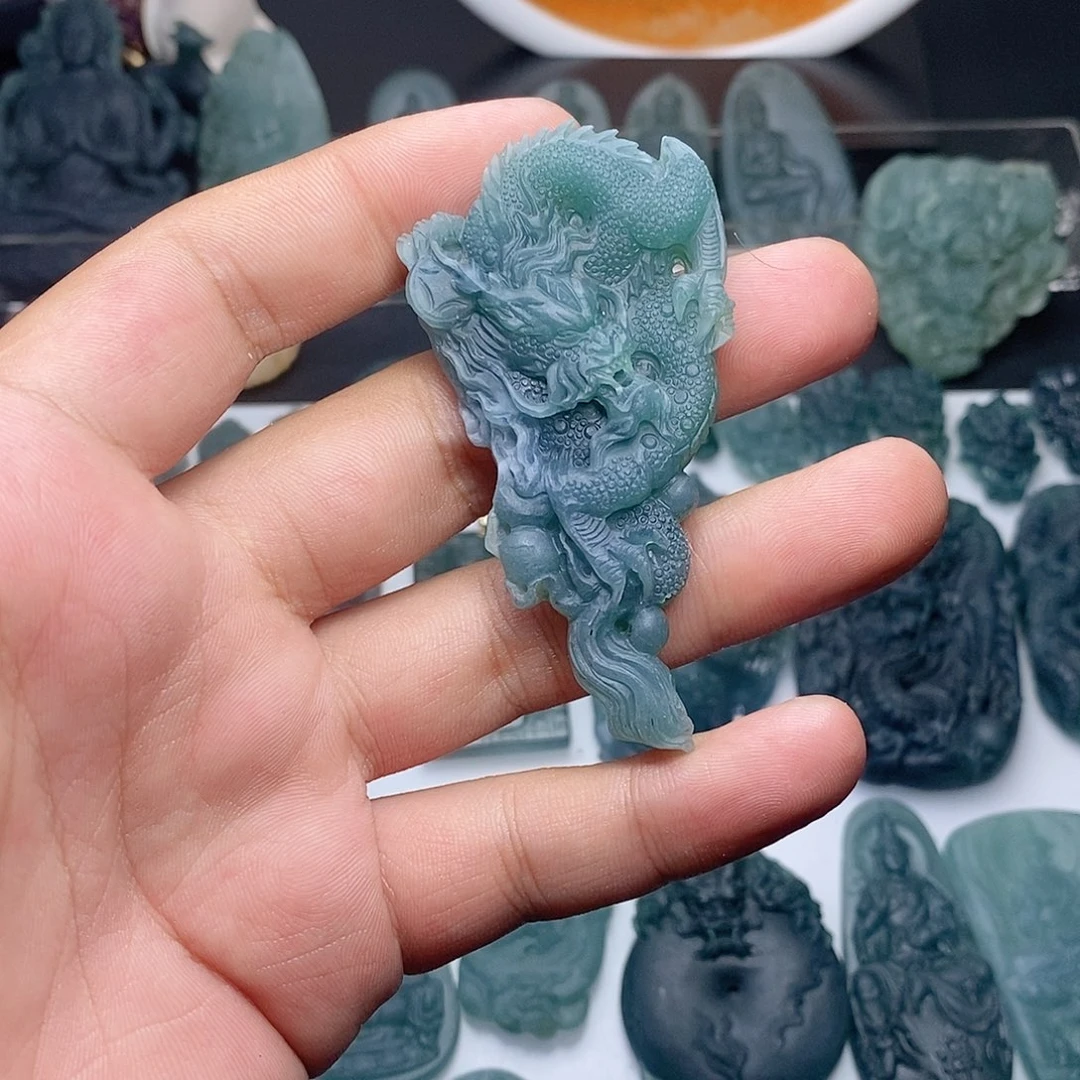 定制翡翠未镶嵌龙牌