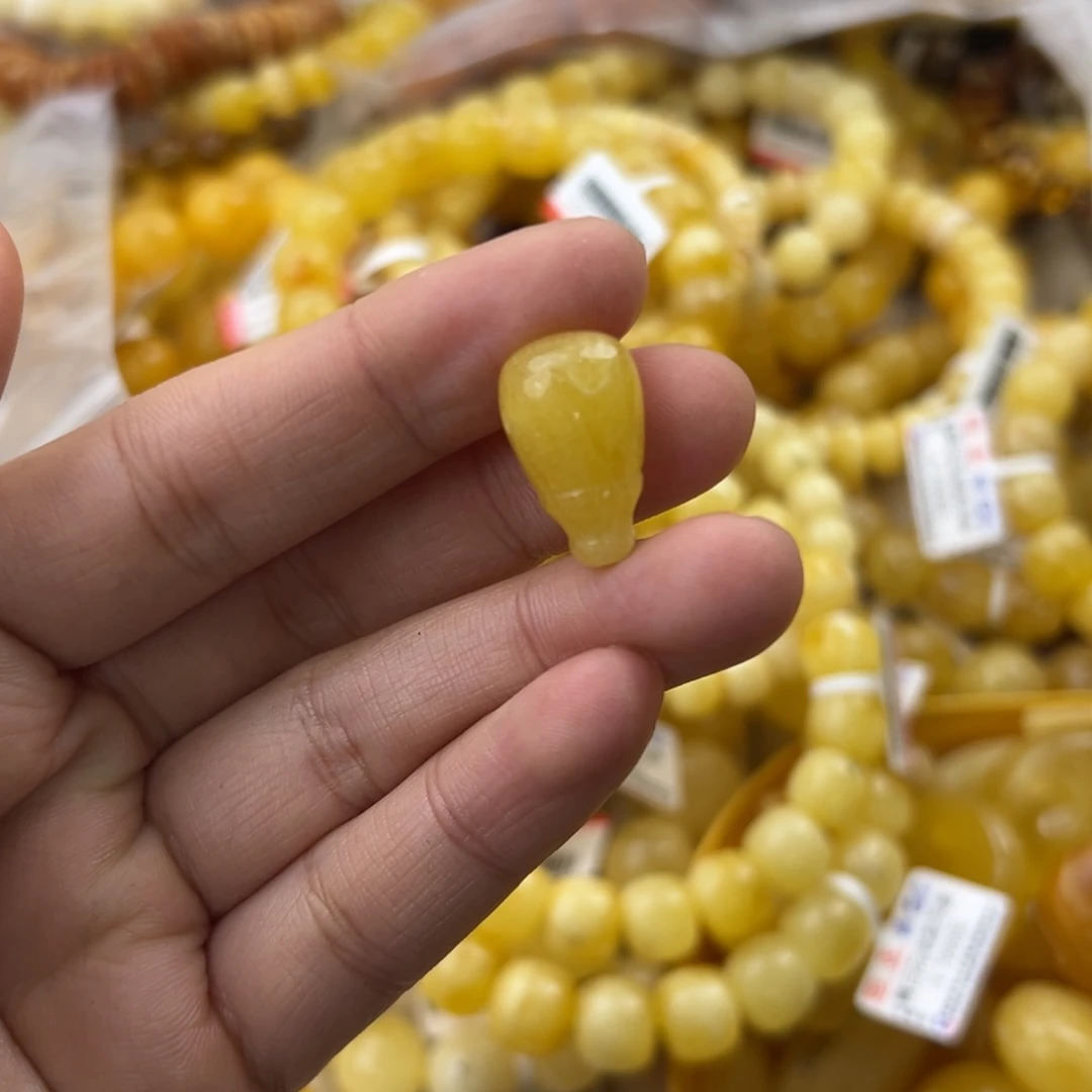 琥珀珠宝奇石未镶嵌