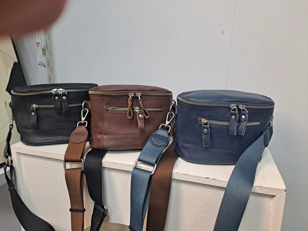 9331#进口植鞣羊皮女士斜挎包