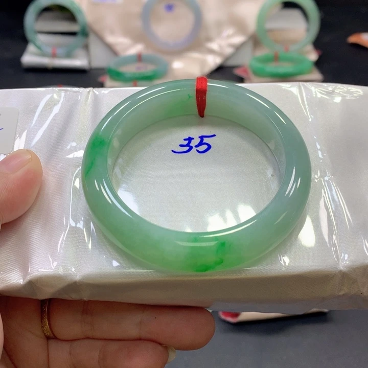 晨***封翡翠未镶嵌手镯55圈口