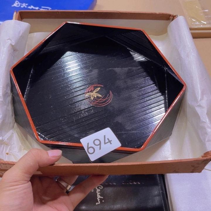 盖碗瓷器的造型和造型也