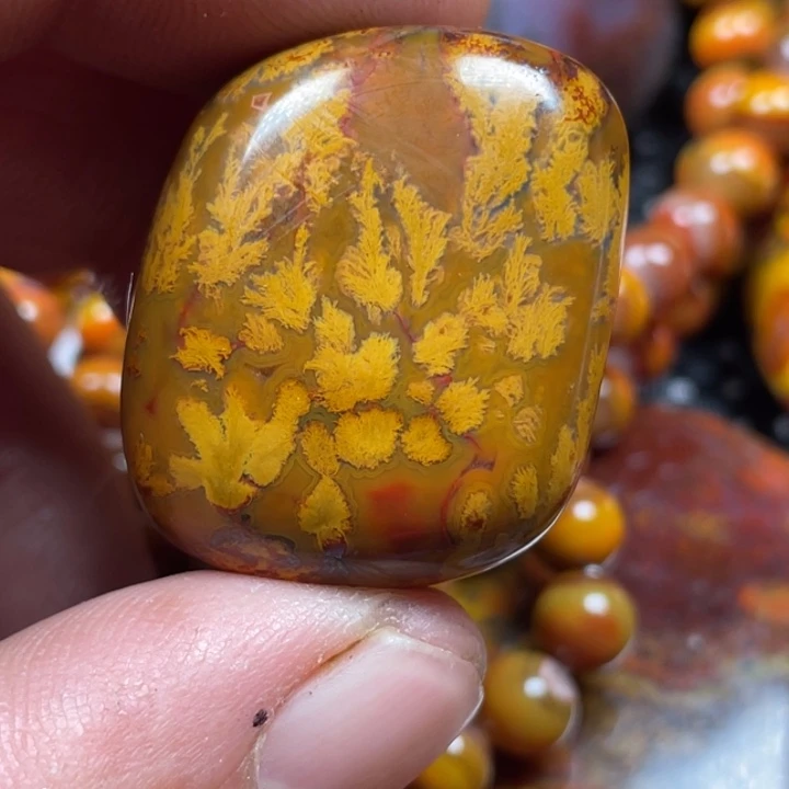 玛瑙/玉髓颈饰未镶嵌峰**语