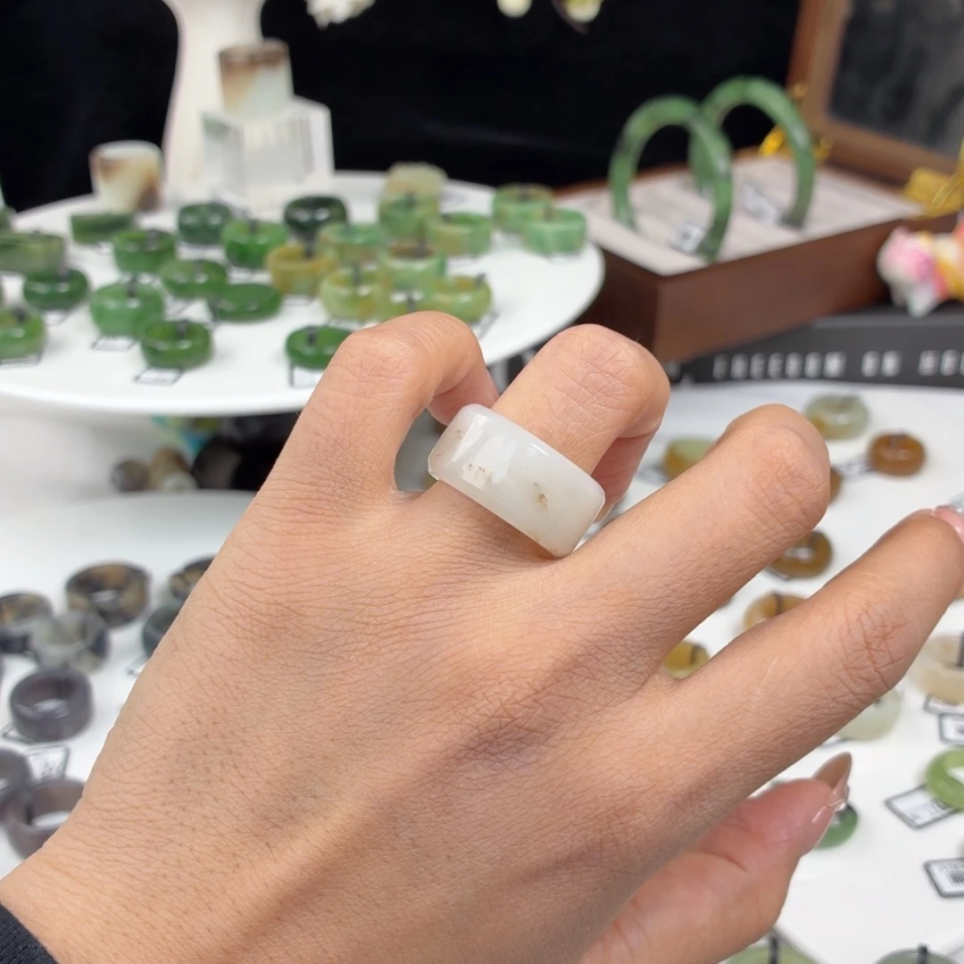 和田玉（糖玉）未镶嵌戒指Q45桂花糖圆切17.3不退换