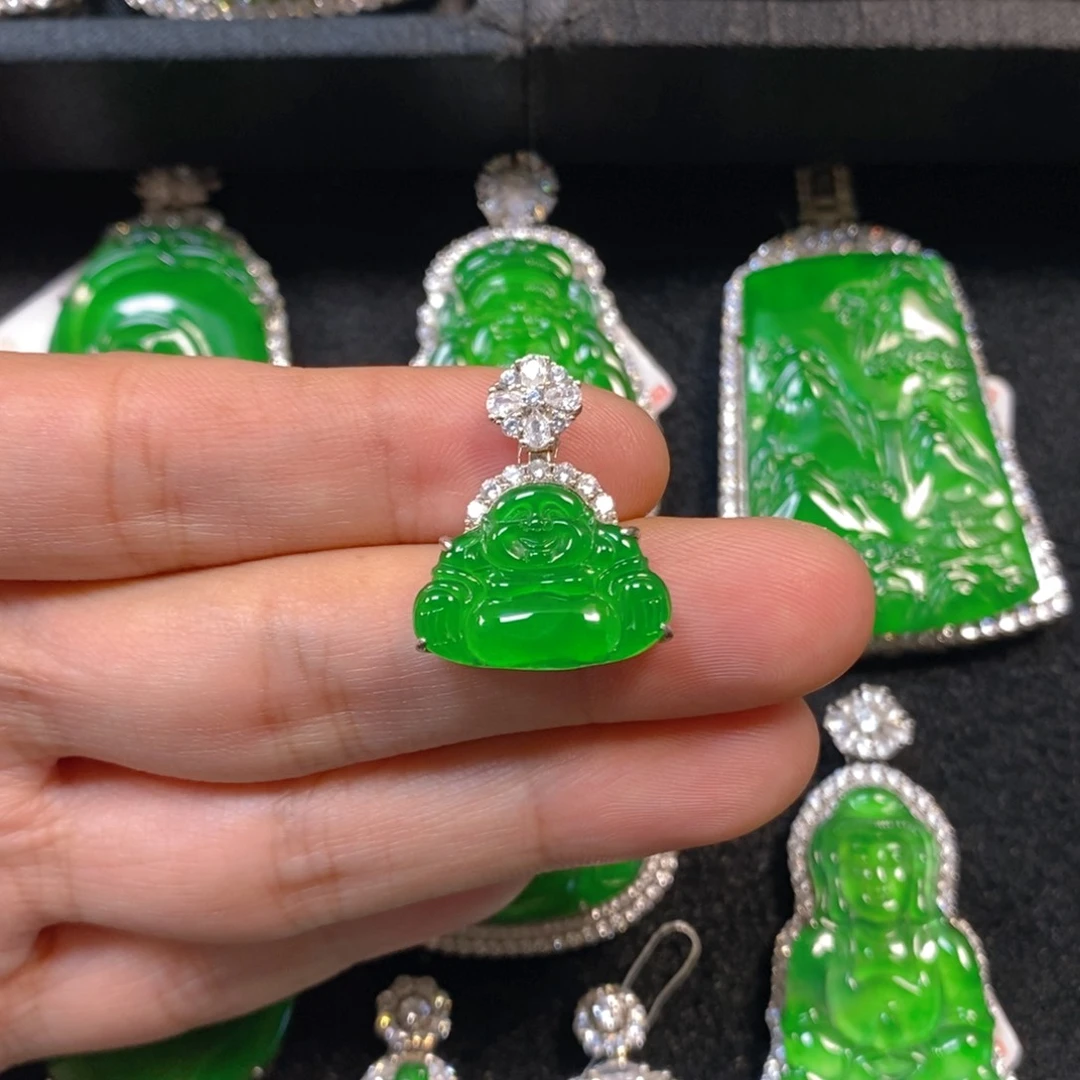 颈饰银S925镶嵌翡翠佛公吊坠