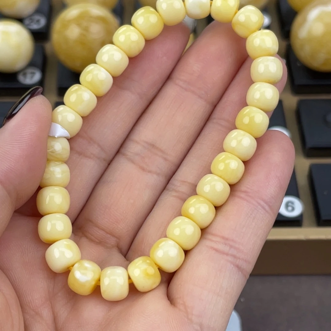 懒***了琥珀未镶嵌裸石蜜蜡916
