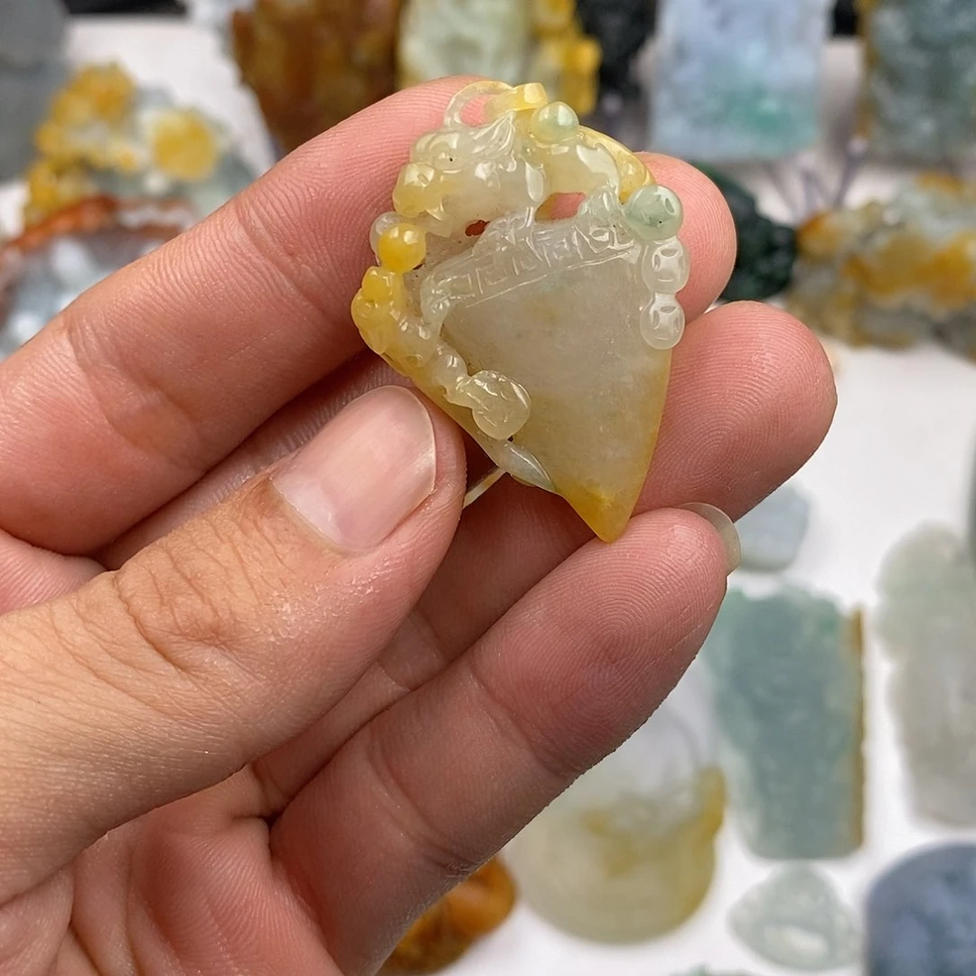 定制翡翠未镶嵌翡翠