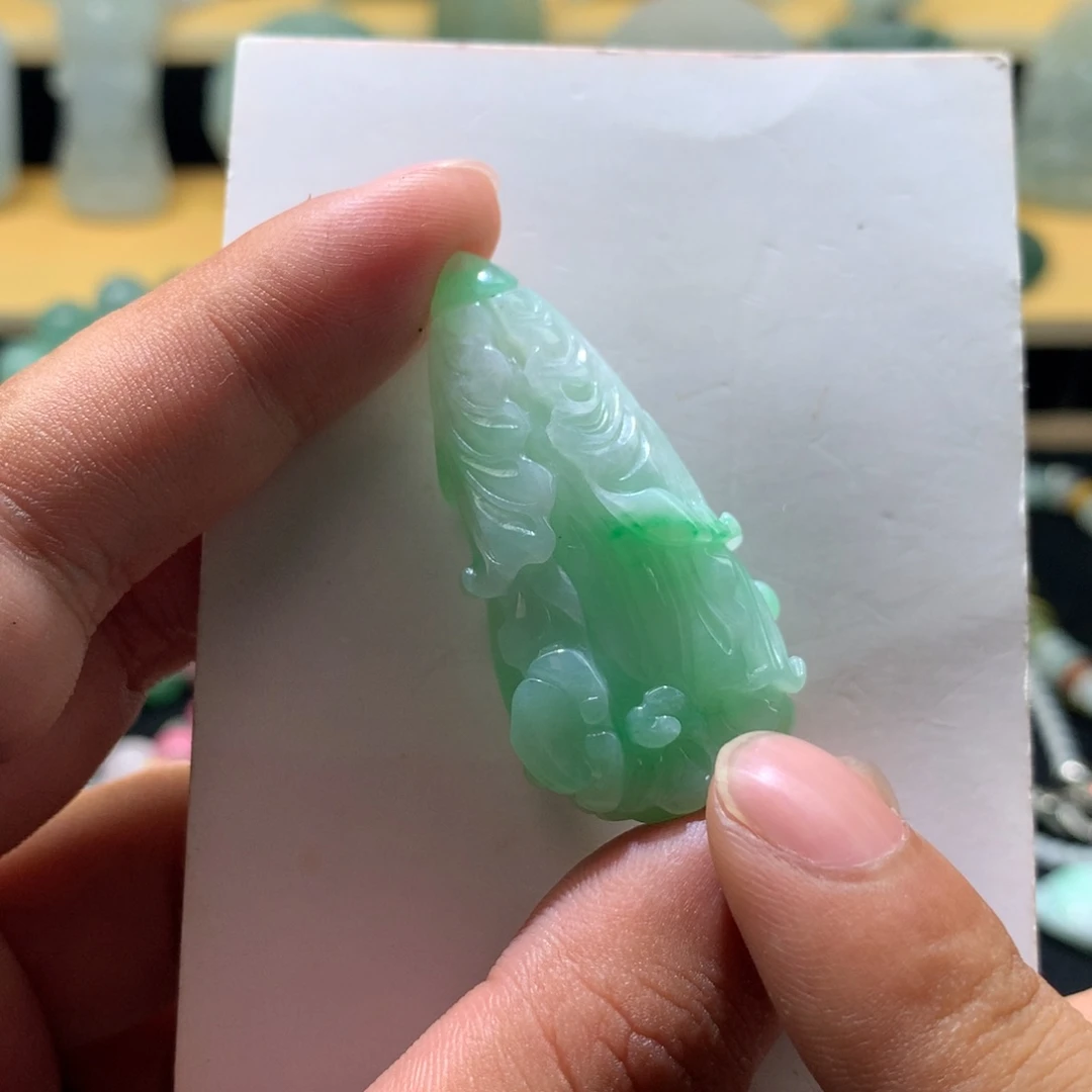翡翠未镶嵌颈饰000