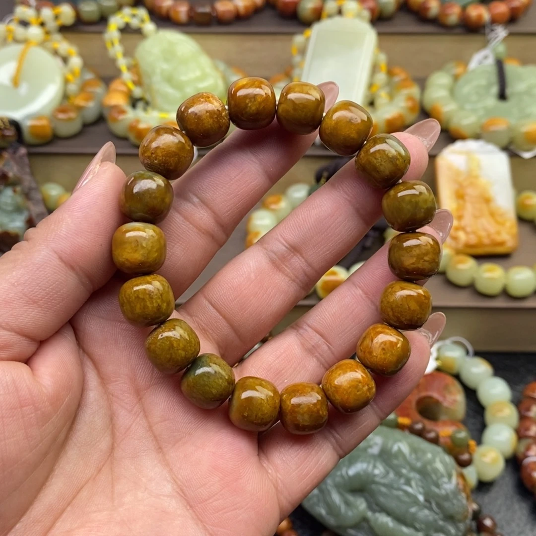 透闪石质玉未镶嵌手串