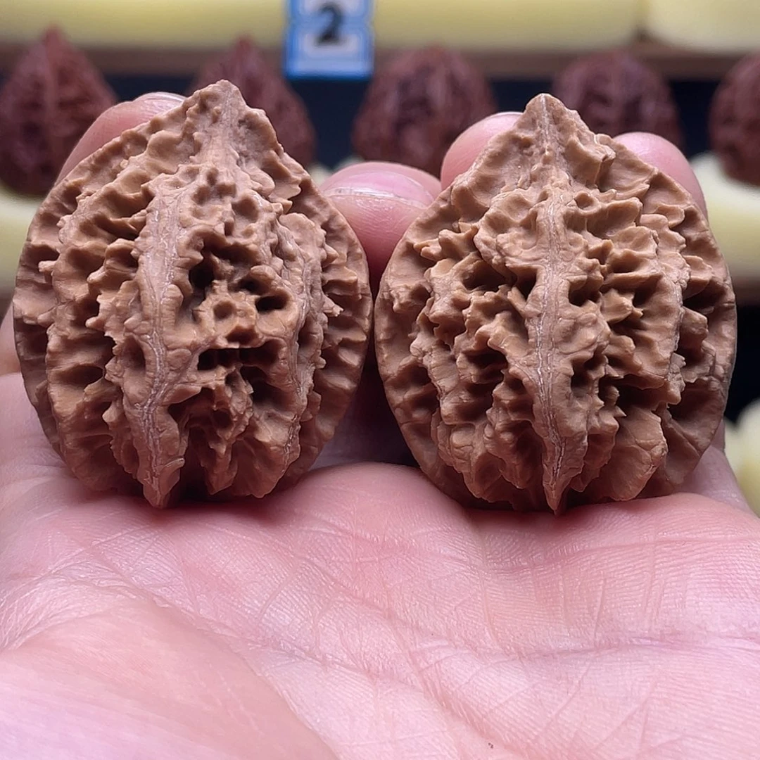 猴头核桃吊坠刺纹塔尖文玩核桃2号