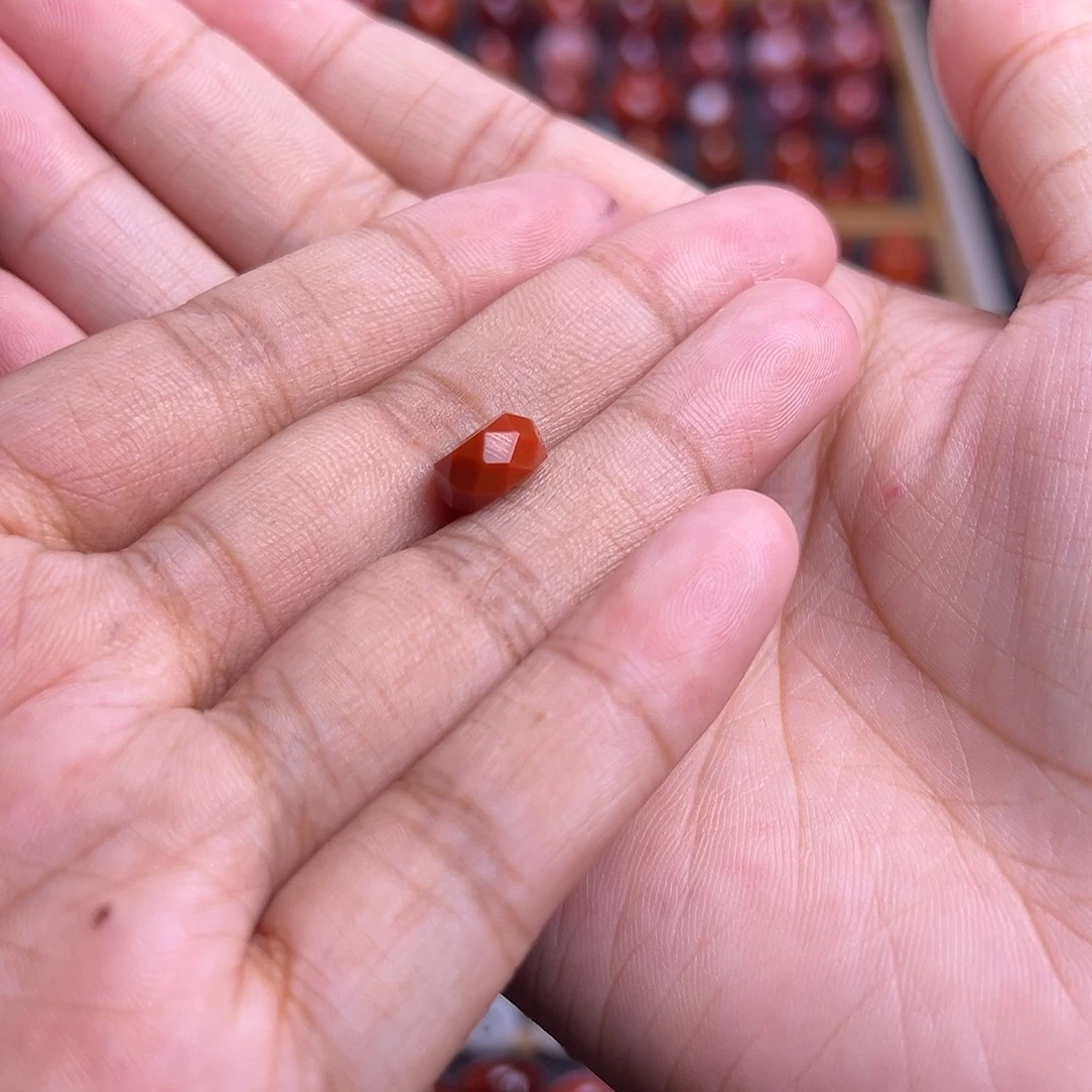 闲***π南红玛瑙未镶嵌珠宝奇石