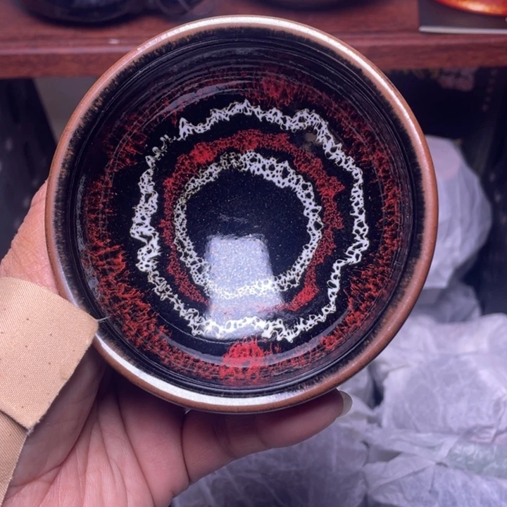 茶盏在干嘛呀亲一吻亲