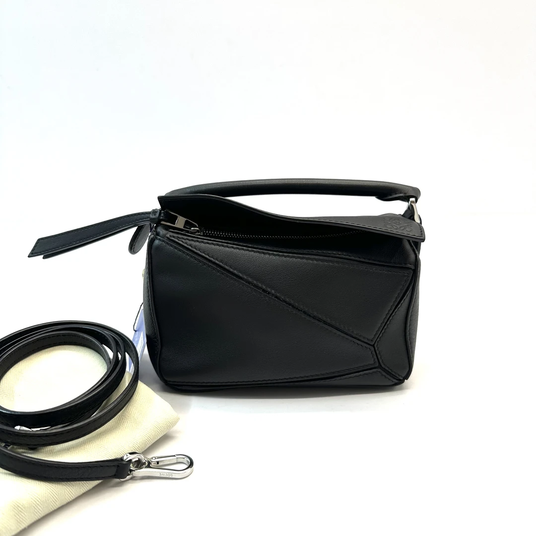 95新 LOEWE/罗意威 98新 puzzle mini 黑银手提单肩包