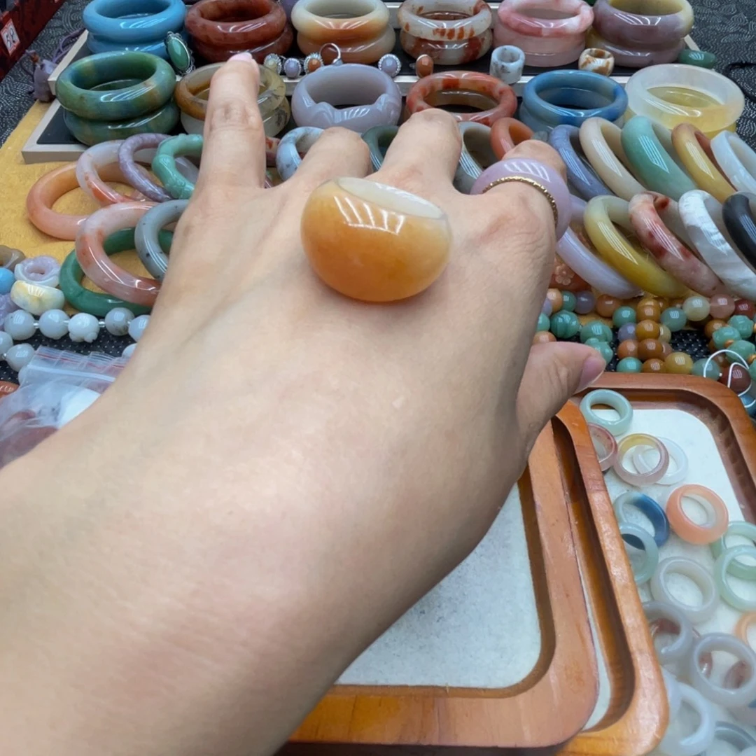 ****️石英质玉未镶嵌圈口齐全